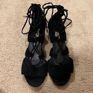 Steven Madden Lace up block heels